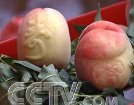 一个桃子敢卖100元